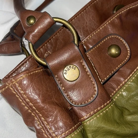 Beautiful Large Axcess Purse Multiple Colors - Picture 5 of 6